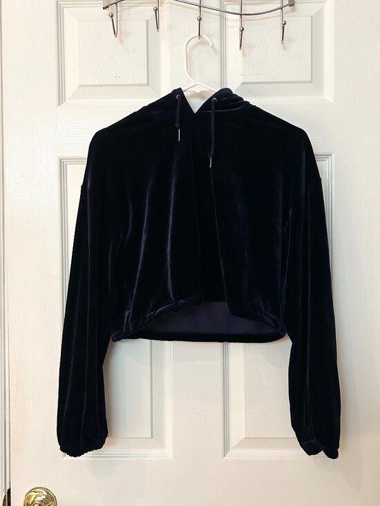 Forever 21 Tops - Forever 21 Dark Blue Faux Velvet Hoodie Women's Small Cropped